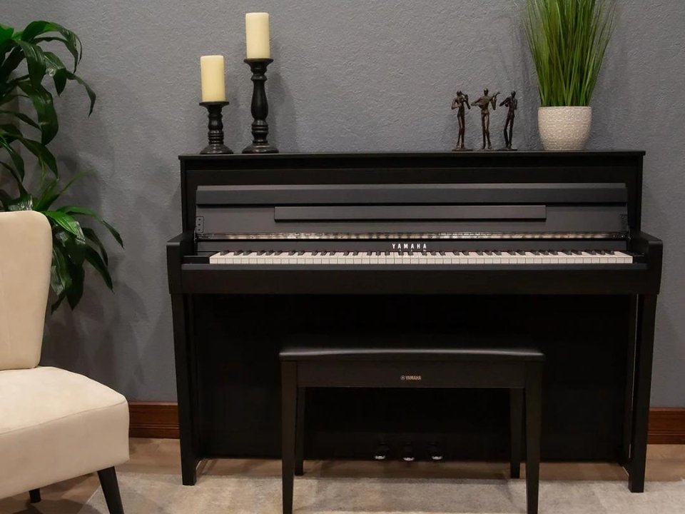 YAMAHA CLP-785 B - Ảnh thực tế 3
